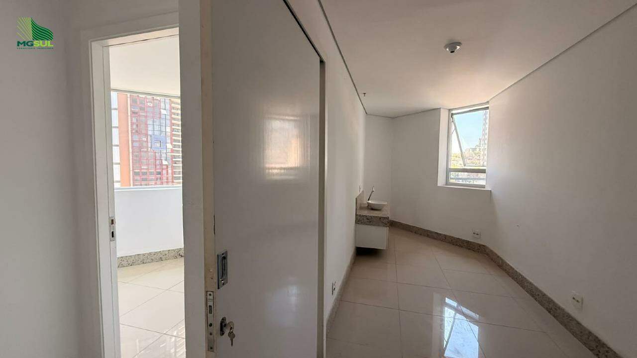 Santa Tereza ED. ROSSI ANDRADAS OFFICE Sala: 