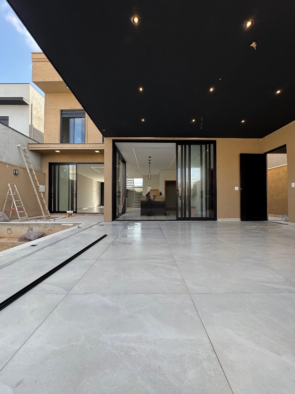 Casa em Condominio à venda no Terras de Santo Antônio: 