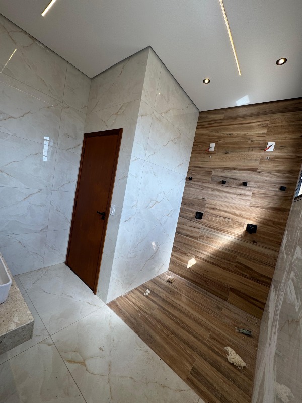 Casa em Condominio à venda no Terras de Santo Antônio: 