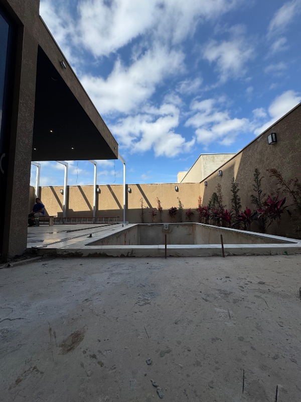 Casa em Condominio à venda no Terras de Santo Antônio: 