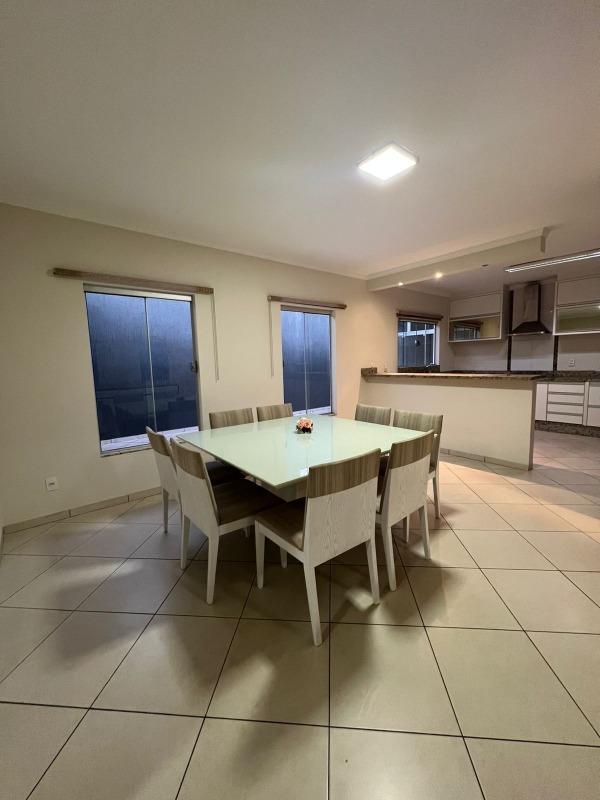 Casa à venda no Centro: 