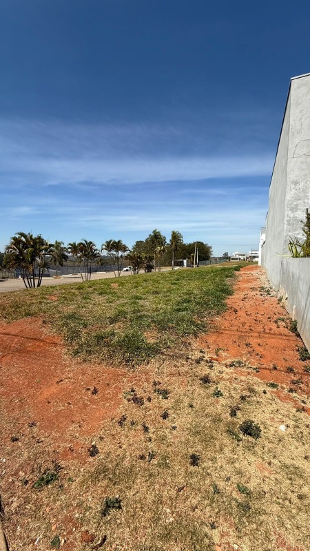 Lote em condomínio à venda no Terras de Santo Antônio: 