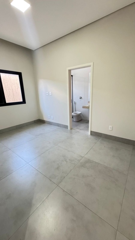 Casa em Condominio à venda no Terras de Santo Antônio: 