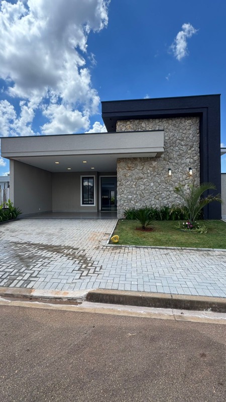Casa em Condominio à venda no Terras de Santo Antônio: 