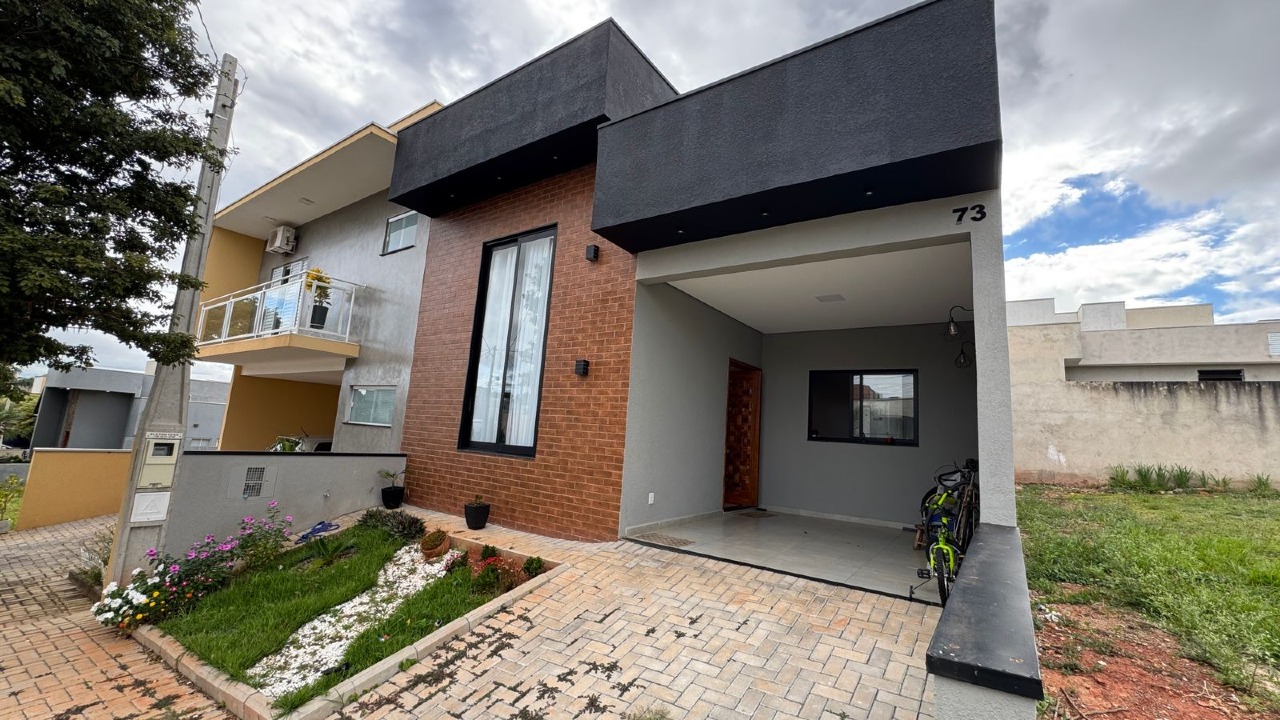 Casa em Condominio à venda no Portal dos Pinheiros II: 