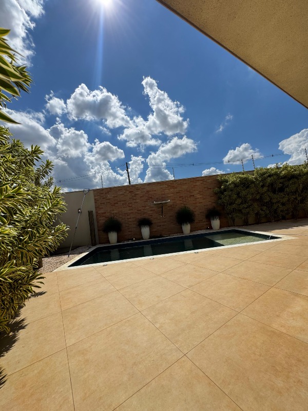 Casa em Condominio à venda no Terras de Santo Antônio: 