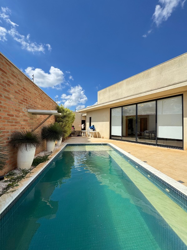 Casa em Condominio à venda no Terras de Santo Antônio: 
