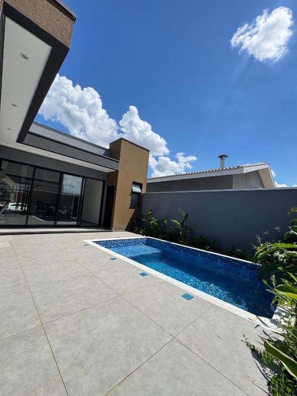 Casa em Condominio à venda no Terras de Santo Antônio: 