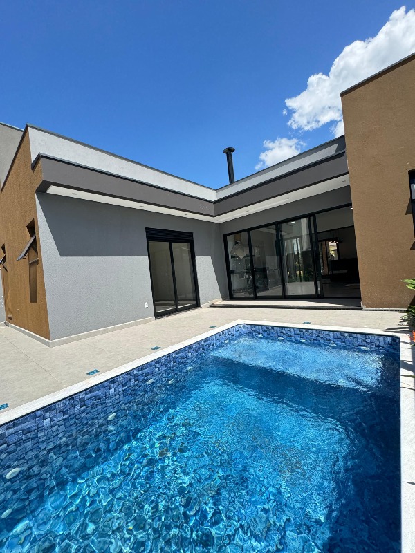 Casa em Condominio à venda no Terras de Santo Antônio: 