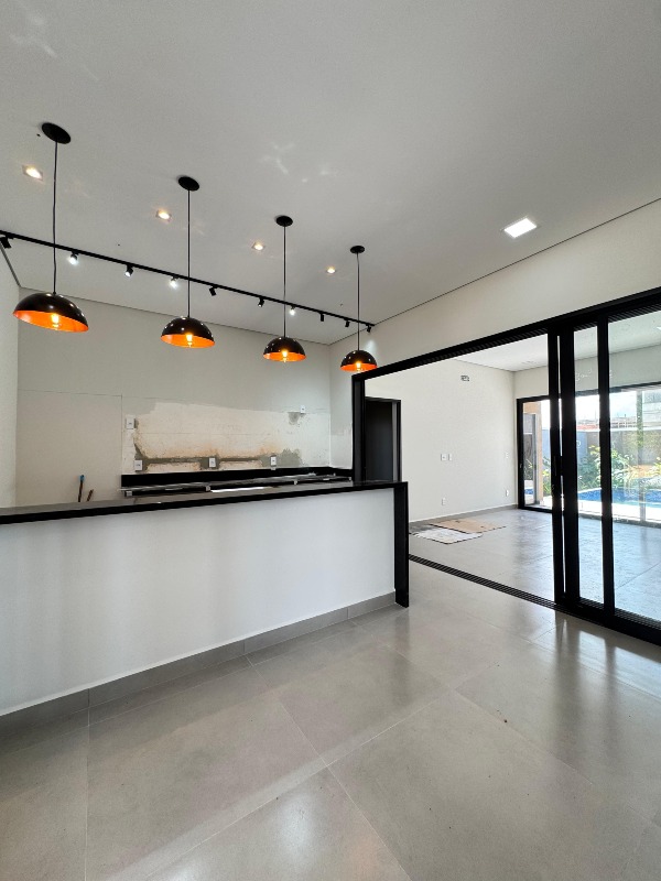 Casa em Condominio à venda no Terras de Santo Antônio: 