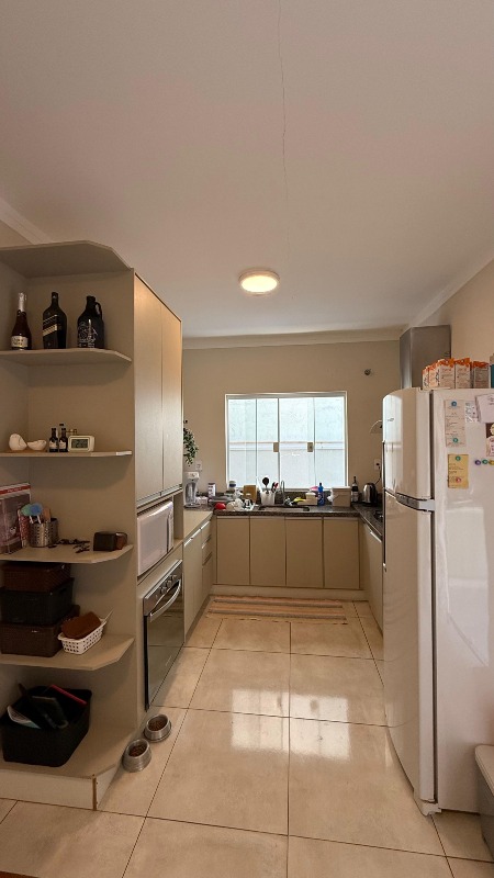 Casa em Condominio à venda no Portal dos Pinheiros II: 