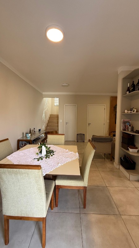 Casa em Condominio à venda no Portal dos Pinheiros II: 