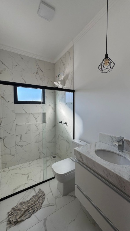 Casa em Condominio à venda no Terras de Santo Antônio: 