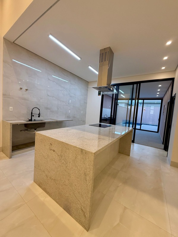 Casa em Condominio à venda no Terras de Santo Antônio: 