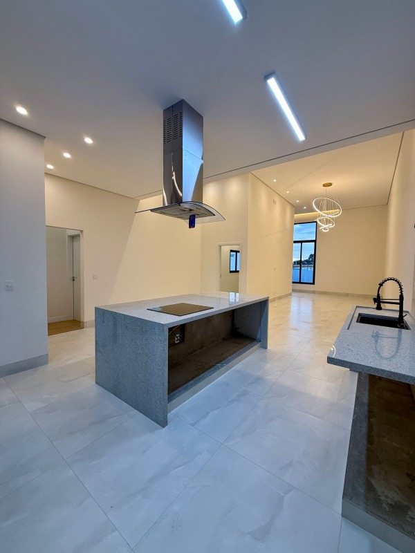 Casa em Condominio à venda no Terras de Santo Antônio: 