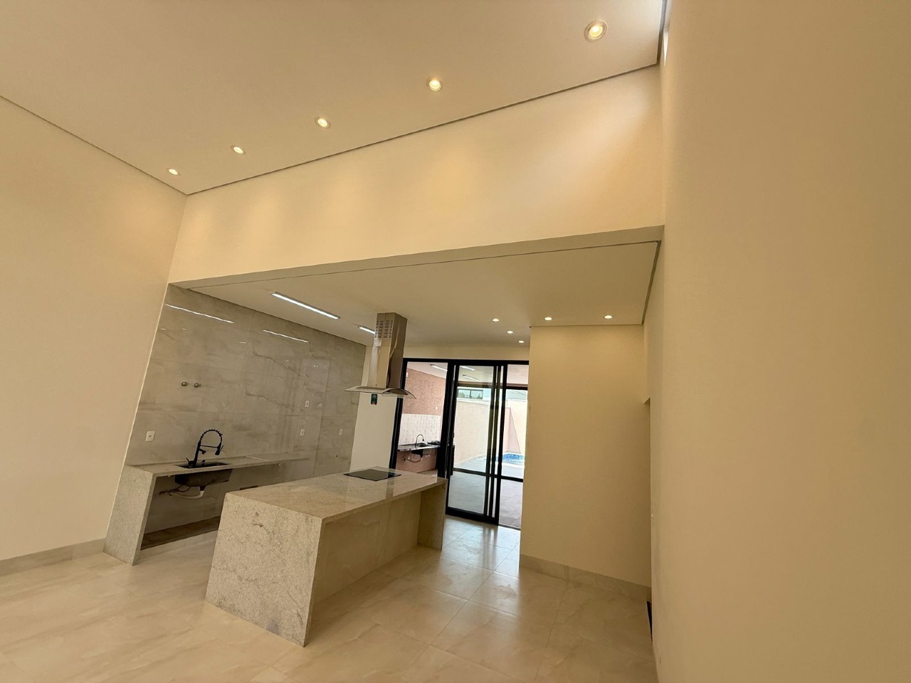 Casa em Condominio à venda no Terras de Santo Antônio: 