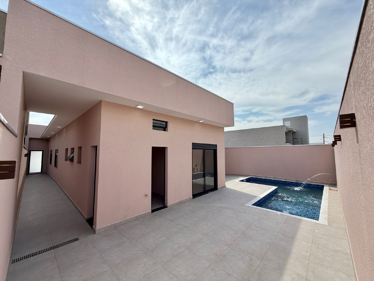 Casa em Condominio à venda no Terras de Santo Antônio: 