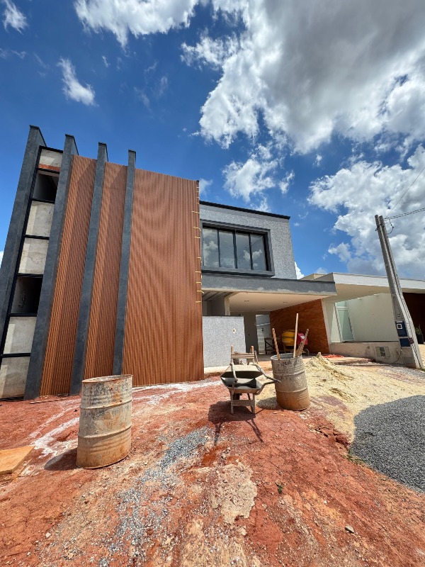 Casa em Condominio à venda no Terras de Santo Antônio: 