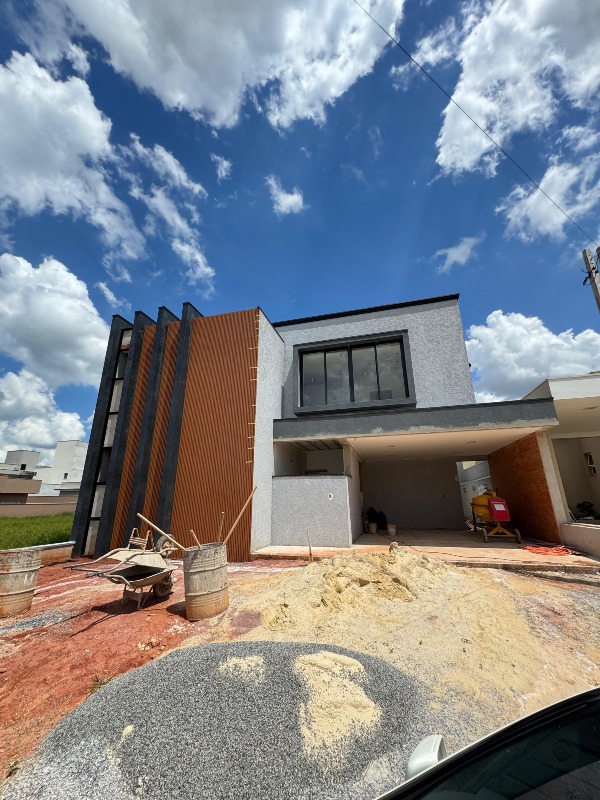 Casa em Condominio à venda no Terras de Santo Antônio: 