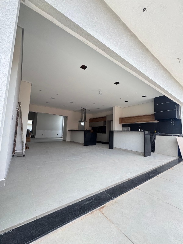 Casa em Condominio à venda no Terras de Santo Antônio: 