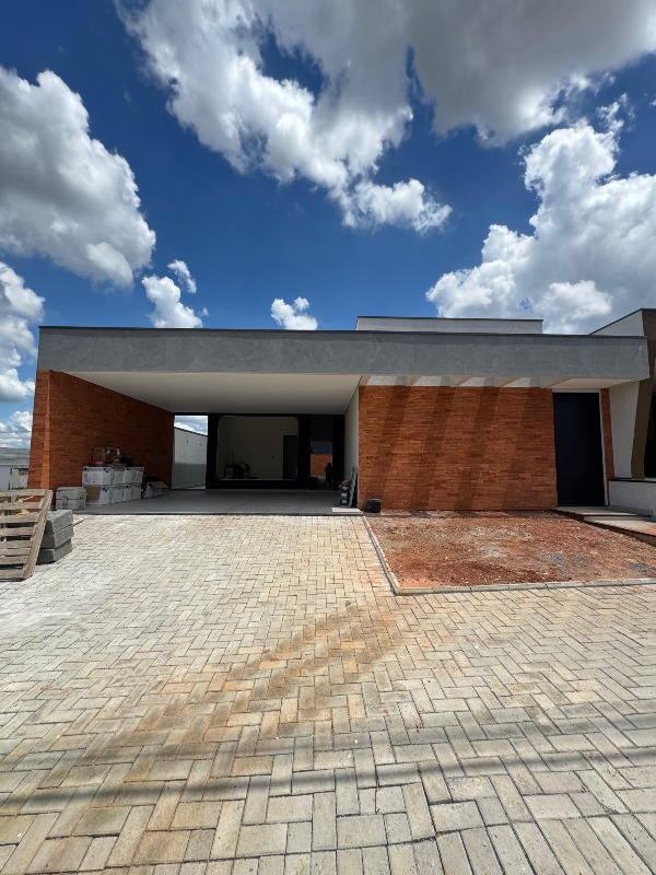 Casa em Condominio à venda no Terras de Santo Antônio: 