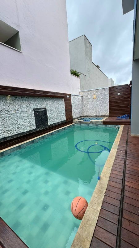 Casa em Condominio à venda no Vila Popular: 