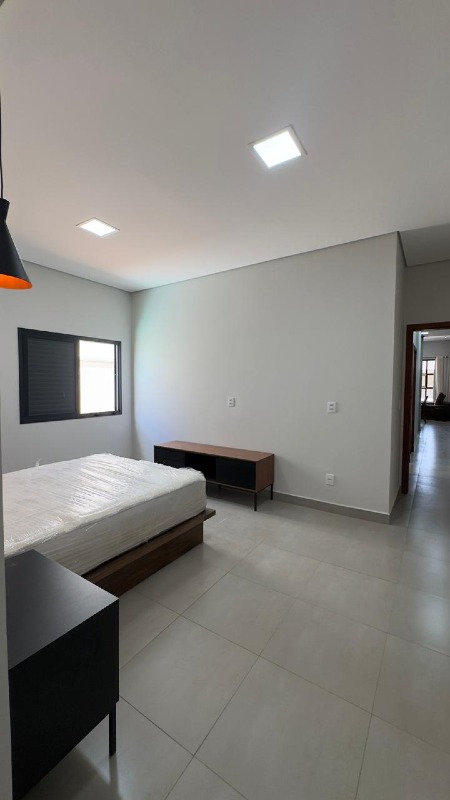 Casa em Condominio à venda no Portal dos Pinheiros II: 