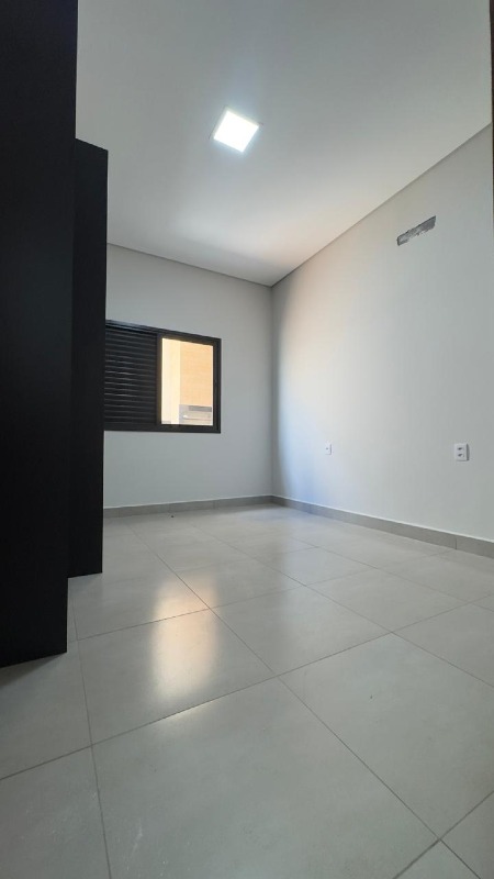 Casa em Condominio à venda no Portal dos Pinheiros II: 