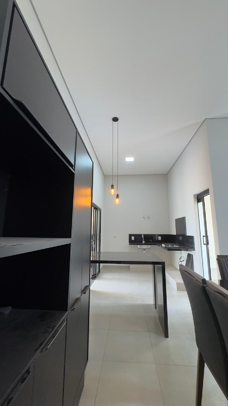 Casa em Condominio à venda no Portal dos Pinheiros II: 