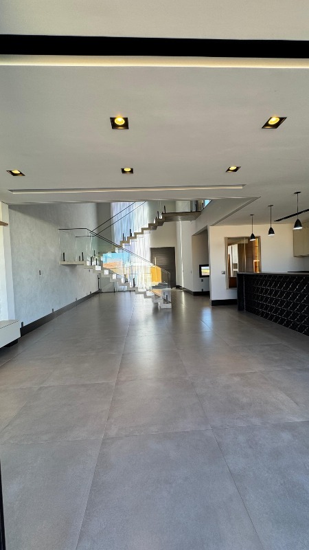 Casa em Condominio à venda no Terras de Santo Antônio: 