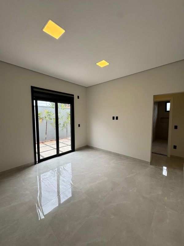 Casa em Condominio à venda no Terras de Santo Antônio: 