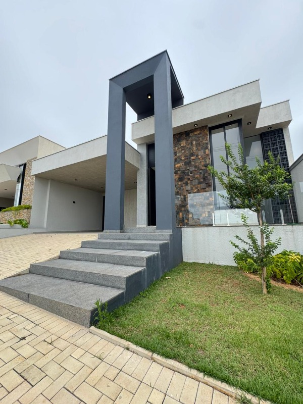 Casa em Condominio à venda no Terras de Santo Antônio: 