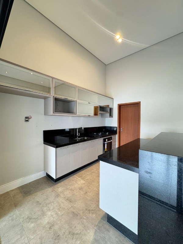 Casa em Condominio à venda no Terras de Santo Antônio: 