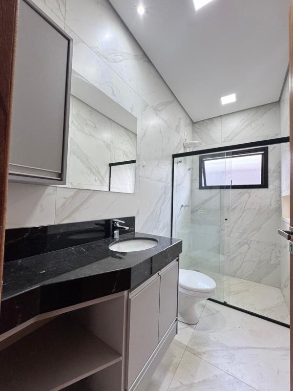 Casa em Condominio à venda no Terras de Santo Antônio: 