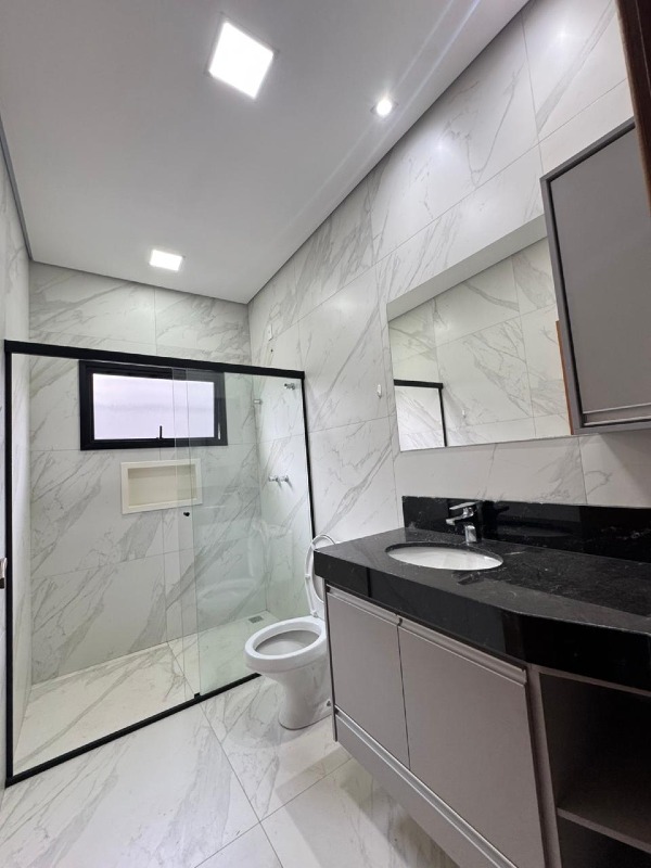 Casa em Condominio à venda no Terras de Santo Antônio: 