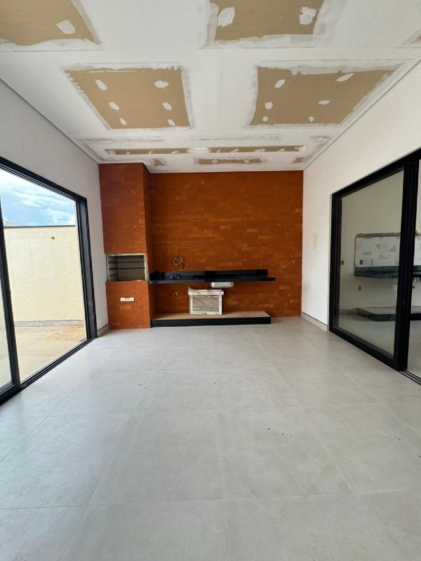 Casa em Condominio à venda no Terras de Santo Antônio: 