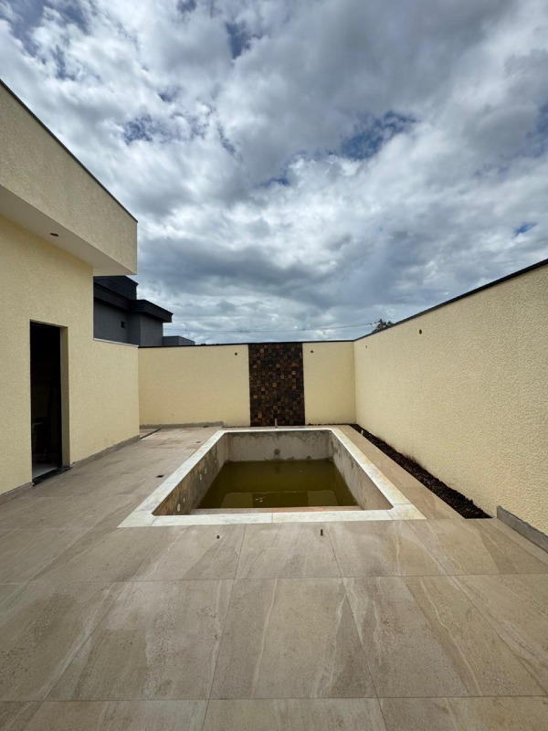 Casa em Condominio à venda no Terras de Santo Antônio: 