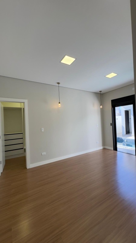 Casa em Condominio à venda no Vila Popular: 