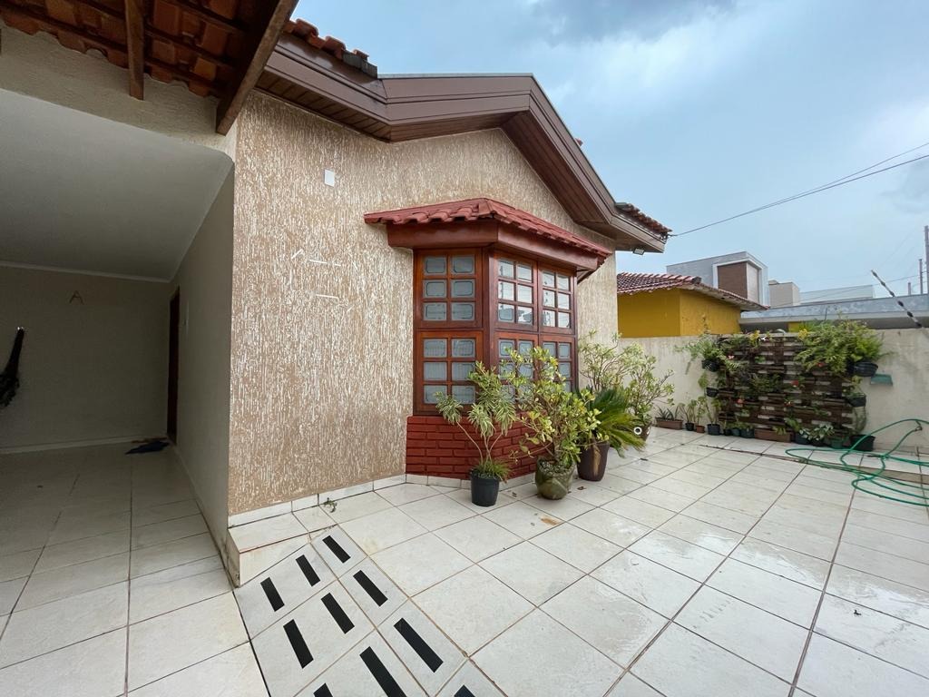 Casa à venda no Jardim Shangrilá: 