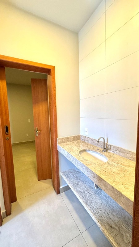 Casa em Condominio à venda no Terras de Santo Antônio: 