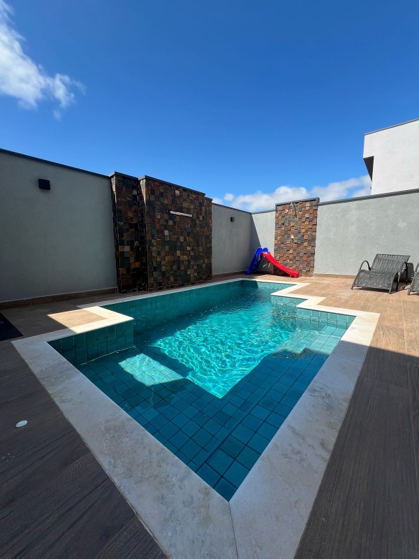 Casa em Condominio à venda no Portal dos Pinheiros II: 