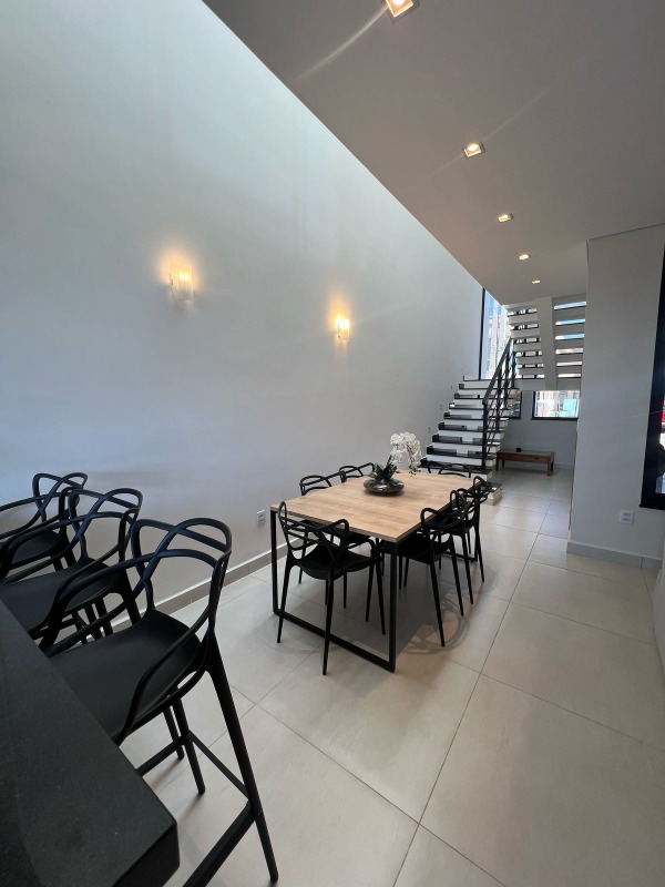 Casa em Condominio à venda no Portal dos Pinheiros II: 