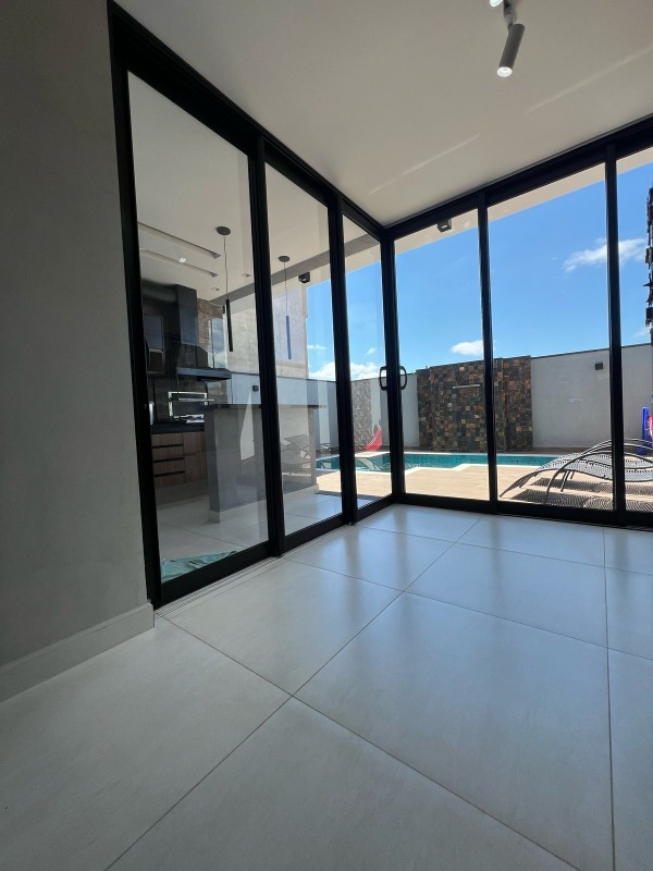 Casa em Condominio à venda no Portal dos Pinheiros II: 