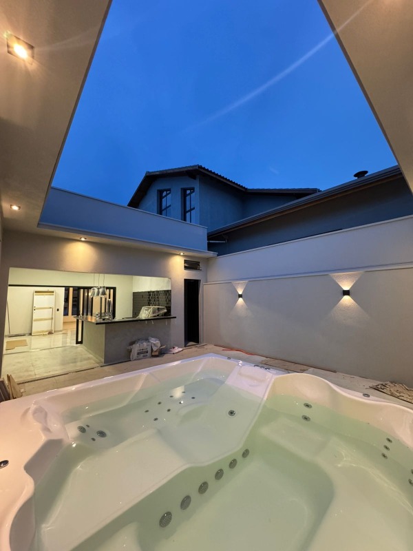 Casa em Condominio à venda no Terras de Santo Antônio: 