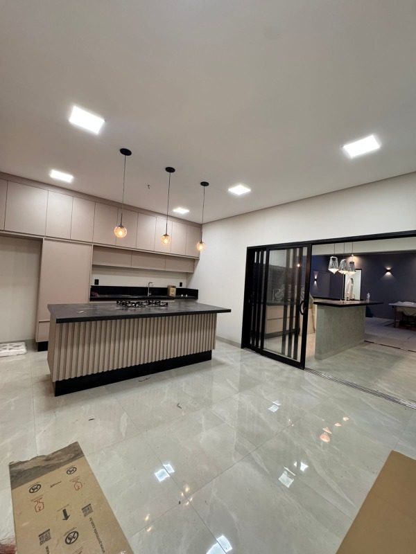 Casa em Condominio à venda no Terras de Santo Antônio: 