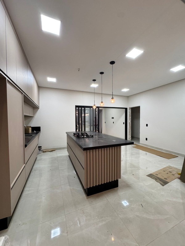 Casa em Condominio à venda no Terras de Santo Antônio: 