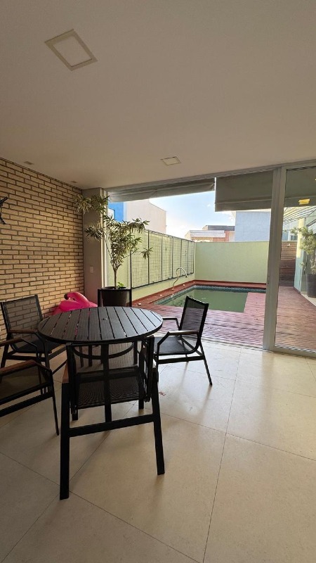 Casa em Condominio à venda no Vila Popular: 