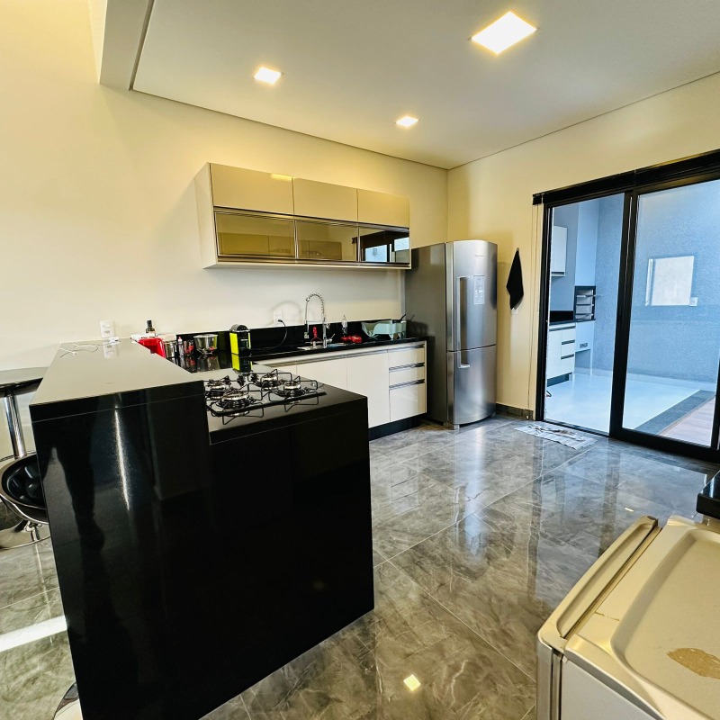 Casa em Condominio à venda no Portal dos Pinheiros II: 