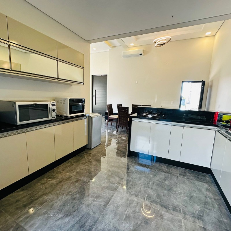 Casa em Condominio à venda no Portal dos Pinheiros II: 