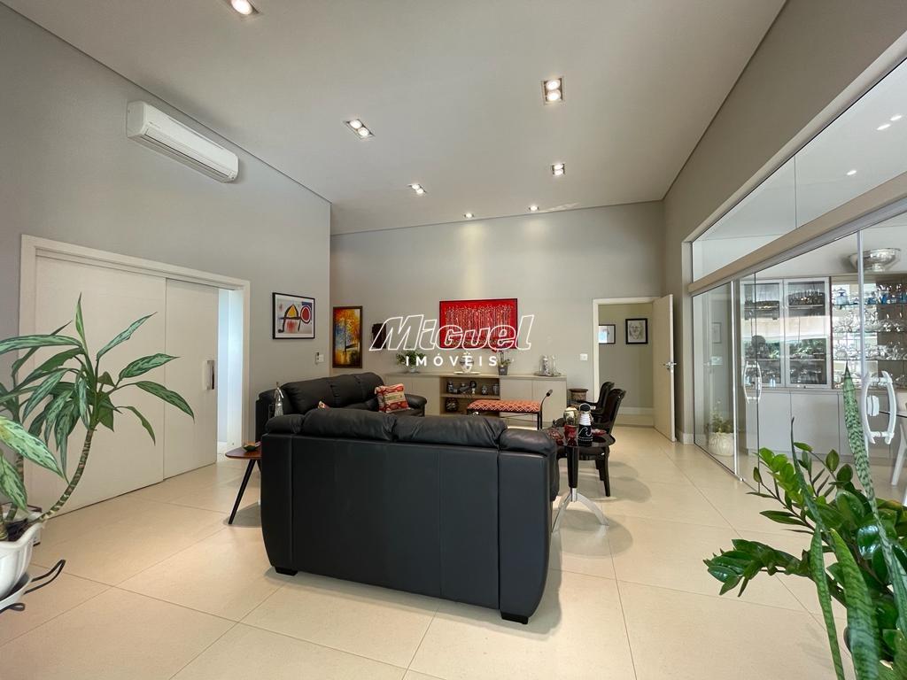 Casa em Condomínio à venda no Monte Alegre: 